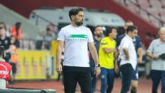 İlhan Palut: Enteresandır, rakibimiz on kişi kalıp…