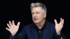Kazara cinayet işleyen Alec Baldwin suçladığı isimleri açıkladı