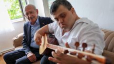 Kılıçdaroğlu, down sendromlu Çağatay Aras’ın bağlama performansını dinledi