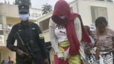 Konserde giydiği elbise yüzünden tutuklandı