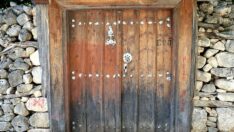 Misafiri kapı tokmağı sesinden tanıyorlar