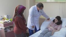 Ölümden dönen genç kız 8 ay sonra konuşmaya başladı