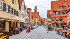 Rengarenk ahşap evleriyle ünlü kasaba: Dinkelsbühl