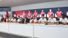 Sivasspor’dan yeni transferler için imza töreni