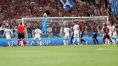 Trabzonspor Kopenhag maçında futbolcular bir anda oyunu durdurdu