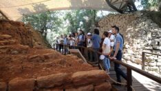 Troya’da Schliemann’ın 150 yıl önce tahrip ettiği höyüğe 5 metre kaldı