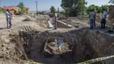 Tunceli’de tarihi köprü ortaya çıktı, dere ıslahı çalışması durduruldu