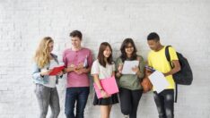 Uzmanlar gençlerin daha çok uyuması gerektiğini savunuyor