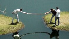 Yüzen adalara sopalarla çıkılıyor! ‘Kurallara uyulmazsa kaybederiz’