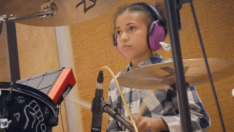 12 yaşındaki küçük müzisyen Foo Fighters davulcusunun yerini aldı