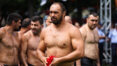 24. Malkara Yağlı Güreşleri’nin başpehlivanı Ali Gürbüz oldu