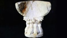 Aizanoi Antik Kenti kazısında mermer güneş saati bulundu