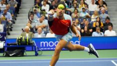 Alcaraz, ABD Açık tarihine geçen maç sonunda yarı finalde