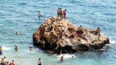 Antalya sahillerinde tehlikeli anlar