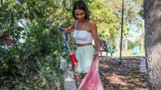 Antalya’da yabancılar parktaki çöpleri topladı