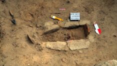 Avcılar’da çıngıraklı, bilezikli çocuk mezarı bulundu