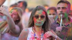 Bu festivale katılanlar rengarenk oldu