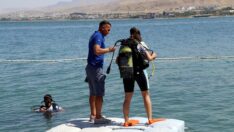 Dalış eğitmeni iki ton çöp çıkardı