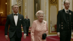 Daniel Craig eski rol arkadaşı Kraliçe’ye saygılarını sundu