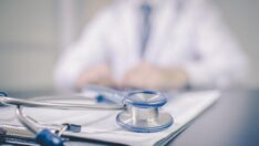 Hekimlerden Bakan Koca’ya Halk Sağlığı Haftası tepkisi