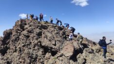 İlk defa Tendürek Dağı’nın zirvesinde olmanın keyfi