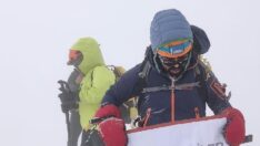 İzmirli Milli Dağcı Ağrı Dağı zirvesine çıktı