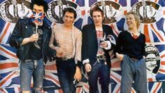 Monarşi karşıtı Sex Pistols grubundan 2. Elizabeth mesajı