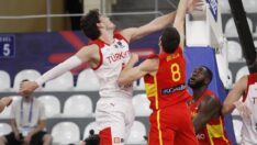 Nefes kesen Türkiye İspanya maçında son hücumda akılalmaz hata