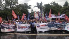 Öğretmenler sokaklarda haykırdı: Mesleği bitirme kanunu çıkarıyorlar