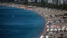 Okullar açıldı, sahiller yabancı turistlere kaldı