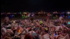 On binlerin akın ettiği Burning Man Festivali’ne bu görüntüler damga vurdu