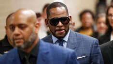 R. Kelly çocuğa cinsel istismardan dolayı suçlu bulundu