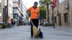 Temizlik işçisi olarak girdiği belediyede solist olarak sahne alıyor