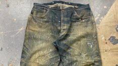 1880’lerden kalma ırkçı sloganlı kot pantolon açık artırmada 76 bin dolara satıldı