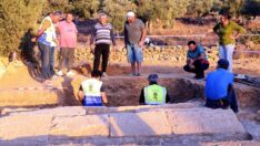 2 bin 400 yıl sonra oda mezarın kapısı bulundu