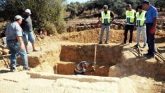 2 bin 400 yıllık oda mezarın kapısı aranıyor