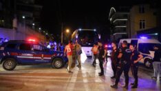 Alanya’da taraftarları taşıyan otobüslere taşlı saldırı