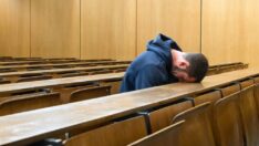 Covid-19 gençlerin sevgili edinme yaşlarını bile yükseltti