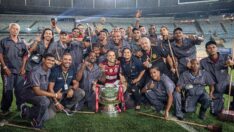 Diego Ribas şampiyonluğu temizlik işçileri ile kutladı