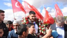 Dünya şampiyonu Taha Akgül’e coşkulu karşılama