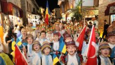 Dünyanın birçok ülkesinden gelen dansçılar Side’ye renk kattı