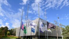 Endonezya’daki stadyum felaketi sonrası FIFA merkezinde bayraklar yarıya indirildi