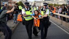 Enflasyonun çift haneyi gördüğü İngiltere’de hayat pahalılığı protestosu