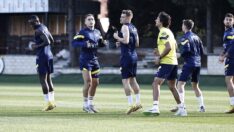 Fenerbahçe hazırlıklara iki eksikle başladı