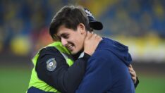 Fenerbahçe’nin genç yıldızı Arda Güler, polis memuru teyzesiyle hasret giderdi