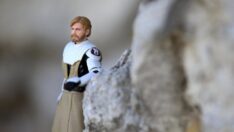 Film kahramanlarının figürlerini tarihi ve doğal ortamlarda fotoğraflıyor