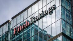 Fitch’ten ‘İngiltere derin resesyona giriyor’ uyarısı