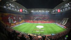 Galatasaray taraftarından 100’üncü yıl koreografisi