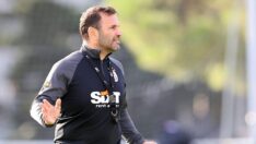 Galatasaray’ın kamp kadrosu belli oldu Okan Buruk yıldız ismi İstanbul’da bıraktı