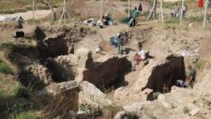 Hatay’da Roma dönemine ait odalar ve sunu kapları bulundu